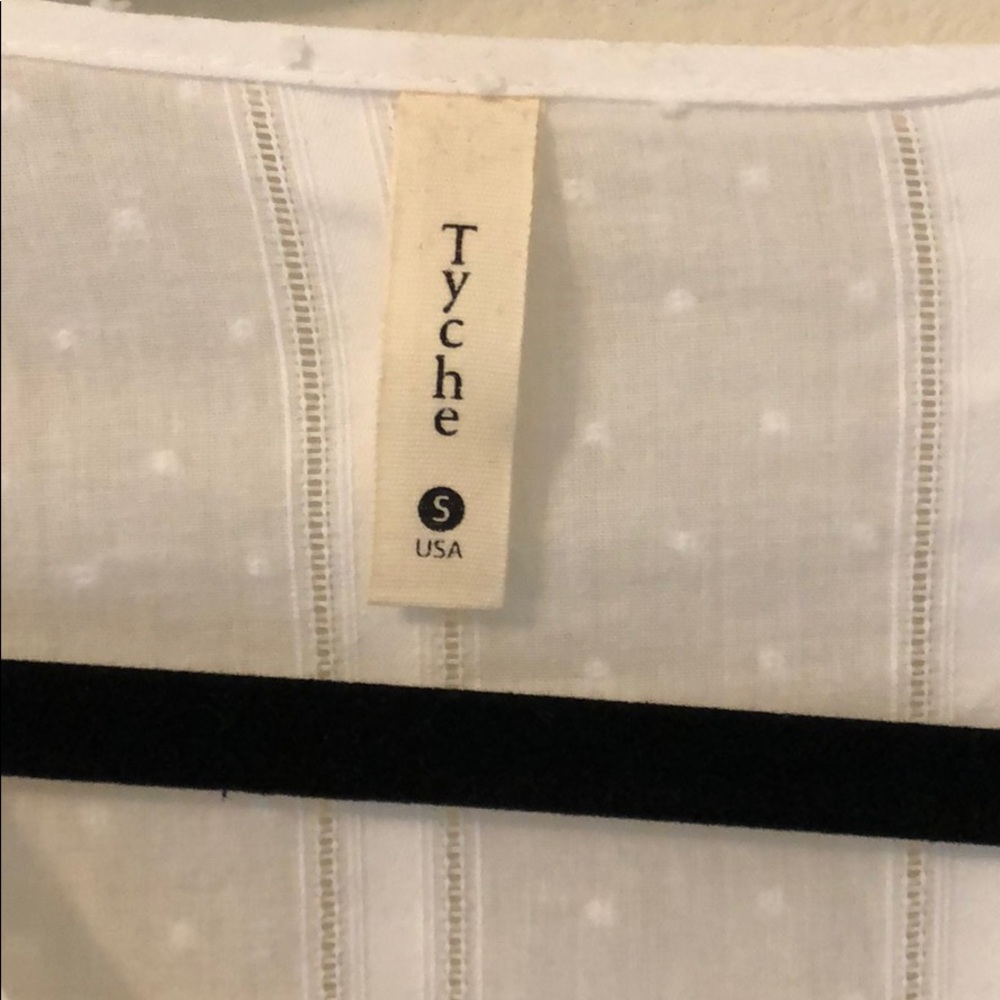 BRAND NEW white tie front crop shirt with ruffle - Picture 4 of 4